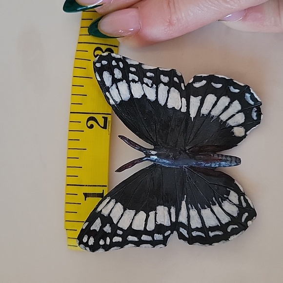 Butterfly Pin Brooch - Picture 5 of 5